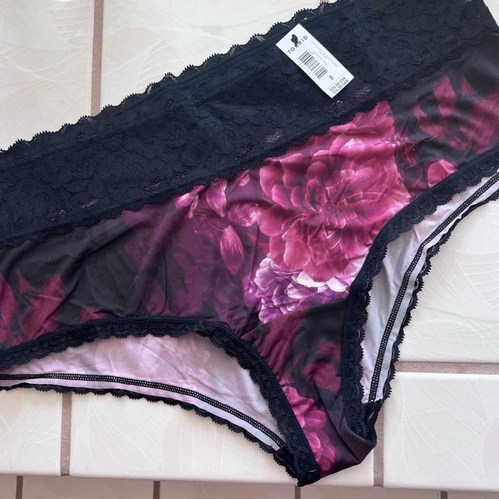 Torrid (Torrid Curve) corset, mid-rise, lace trim panty, size 0 (large, …